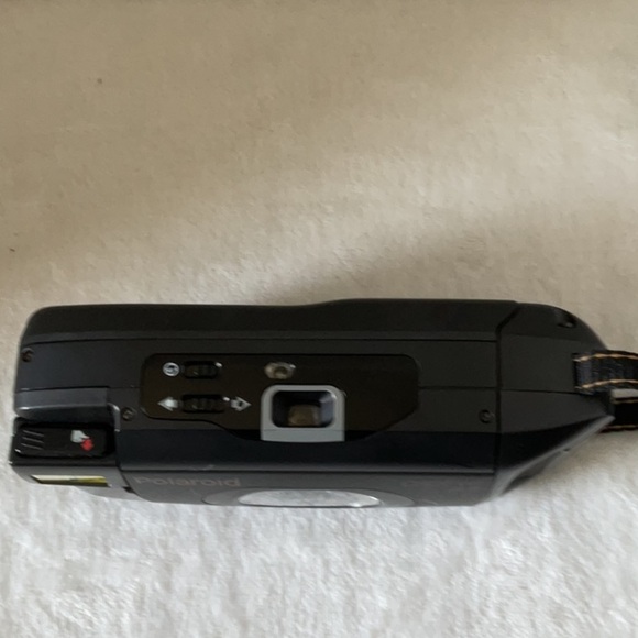 Polaroid Black Film Photography Camera Compact Design - Picture 2 of 4